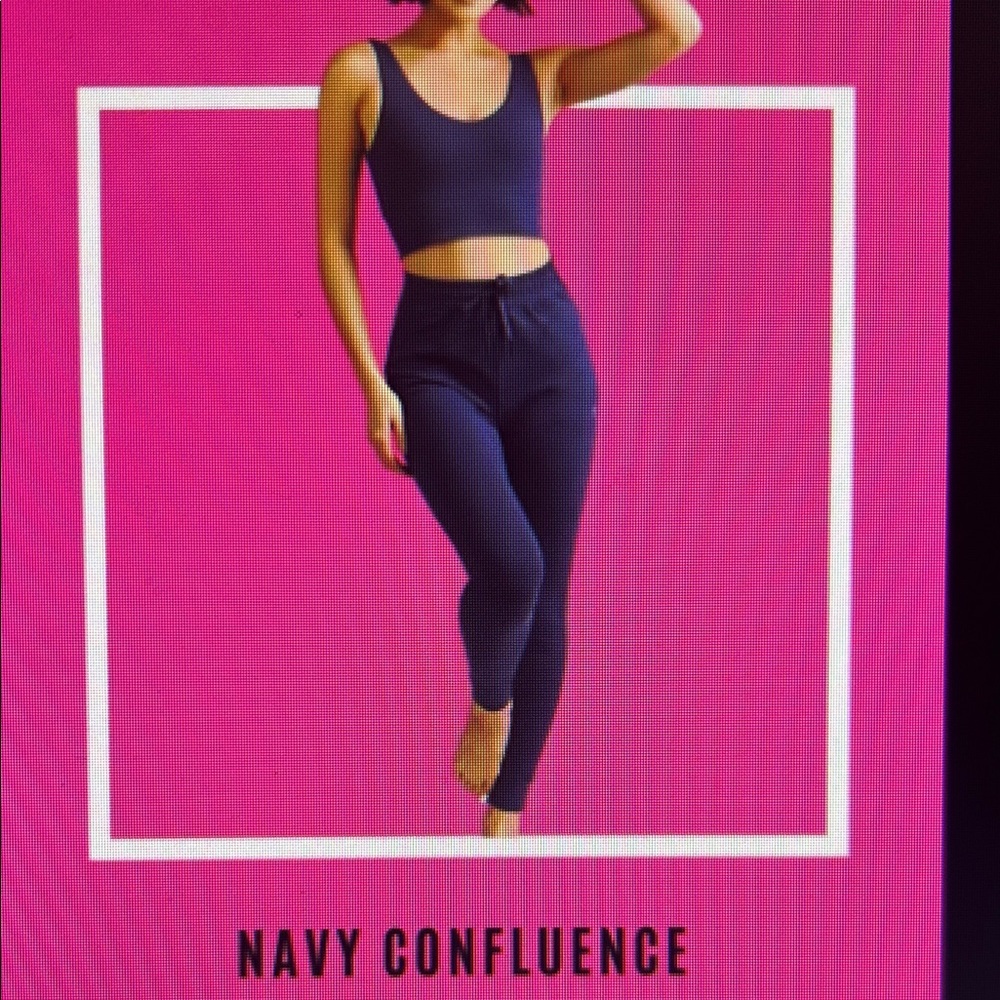 Zyia •Navy confluence joggers: •XS
